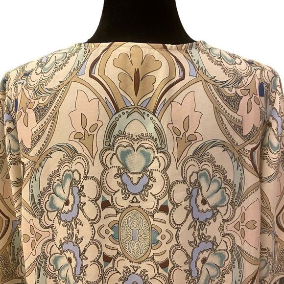 Ava Christine Beige‎ and Blue Popover Flowy Top with 3/4 Sleeves Sz L - Picture 8 of 13